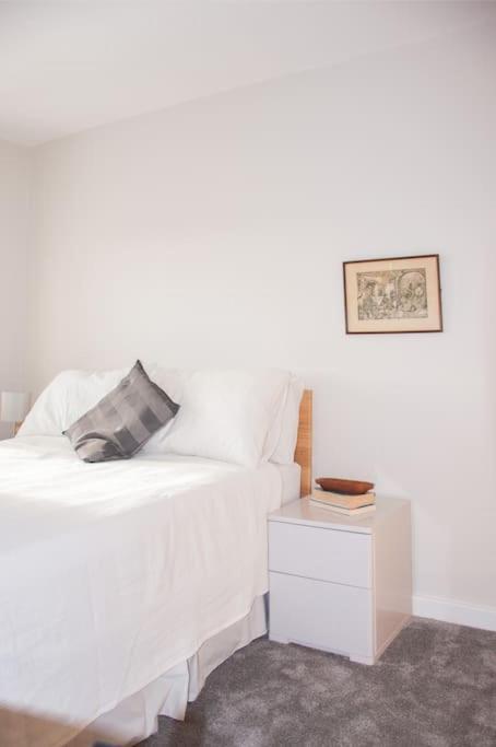 2 Bed 2 Bath Apartment With Canal View Dublin Dış mekan fotoğraf