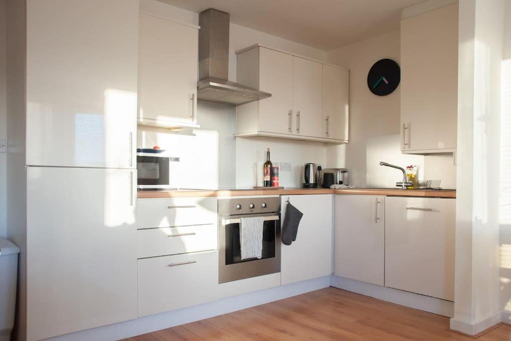 2 Bed 2 Bath Apartment With Canal View Dublin Dış mekan fotoğraf